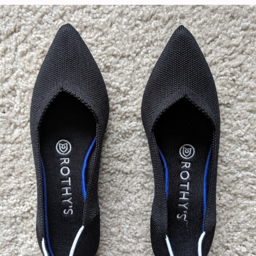 Black Pointed Toe Rothys BRAND NEW